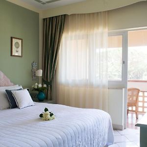 Suite 225 Golf H Promo Service Srl